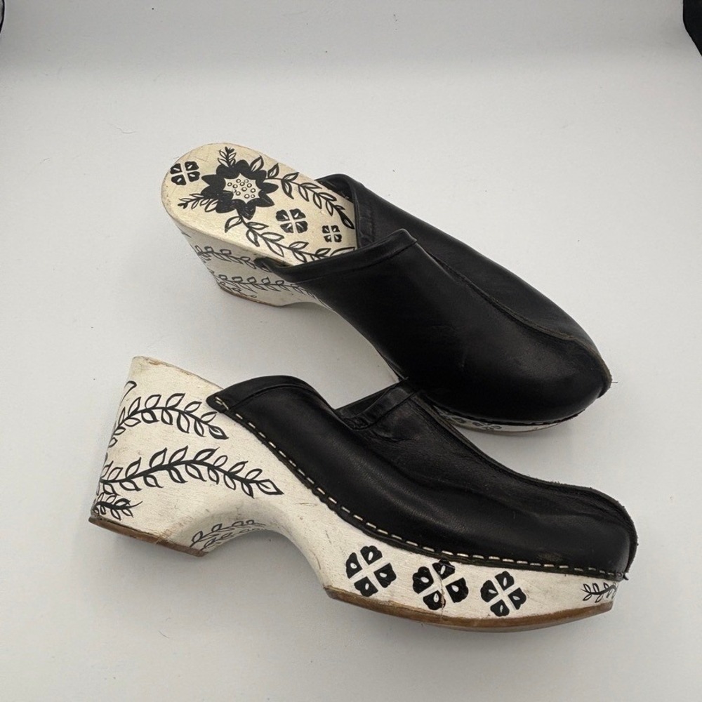 RARE Jacqui Wooden Clog Wedge 39 Black Leather Floral Platform Mules Italy